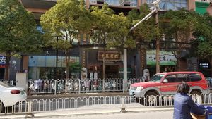 The restauran is at the 2 fl at Zhong Nong Jian Kang Jia Yuan in Kunming
