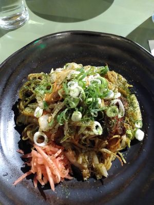 Vegan Yakisoba at Mécha Uma in Arles