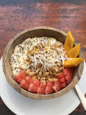Eine der leckeren Smoothie Bowls !  at Cookies Coffee Shop and Foods in Lembongan