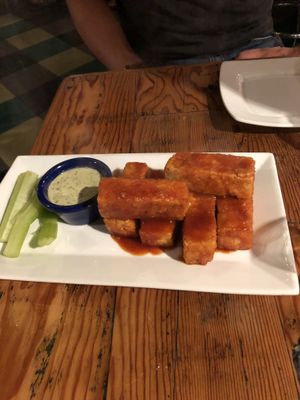 Un wings at The Cafe in Key West