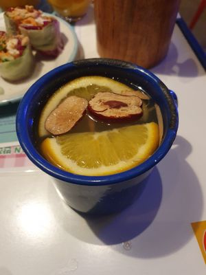 Ginger tea with dates at Kkokki Vegan House in Hamburg