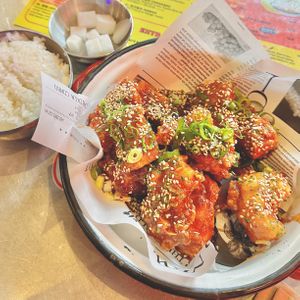 Fried tofu and cauliflowerr  at Kkokki Vegan House in Hamburg