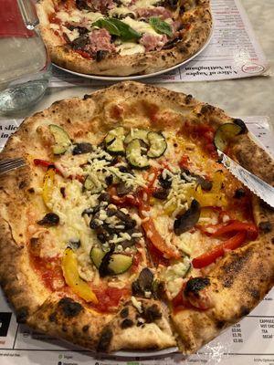 Vegan veggie pizza (+ tomato base) at Pizzamisù in Nottingham