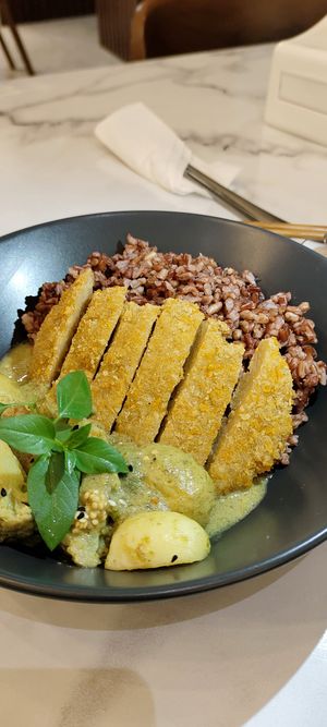 绿咖喱口味。不错。 at Plant Based in 