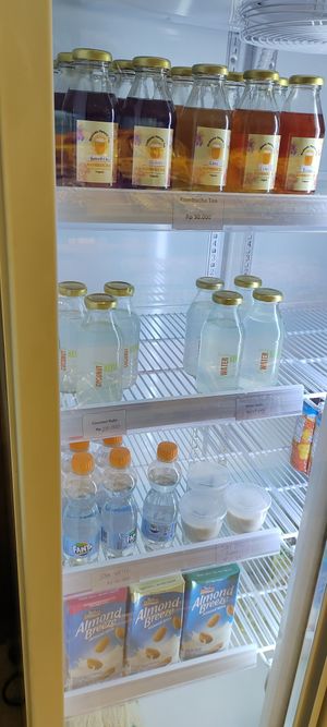 各种饮品 at Plant Based in 