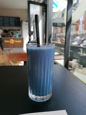 Blue magic smoothie at Jack & Jacky's in Breda