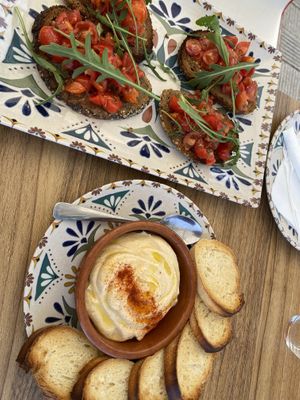 Bruschetta and houmous starters  at Humus Vegan Tenerife in Tenerife