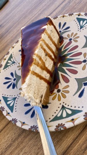 Cheesecake banane-caramel.  at Humus Vegan Tenerife in Tenerife