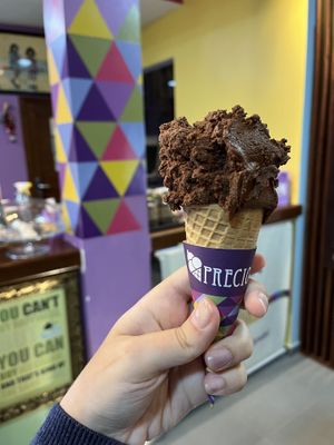 sorvete de chocolate amargo  at Preciosa Gelateria in Tibau Do Sul