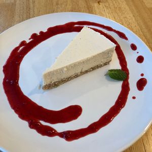 Vegan cheesecake at Raw8 Cafe in Osaka