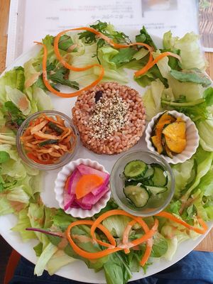 Brown rice & salad at Raw8 Cafe in Osaka