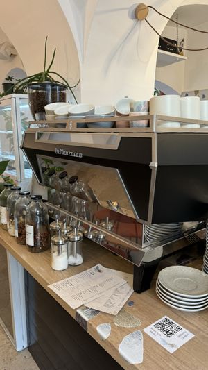 Máquina de café  at Filteraj Specialty Coffee & Shop in Zagreb