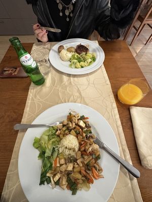 2 pratos vegan  at Restaurante Cerdeira in Braga