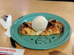 Apple strudel (so yum!) with ice cream at 31 Gatitos in Mexico City