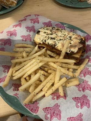 Lasaña con papas  at 31 Gatitos in Mexico City