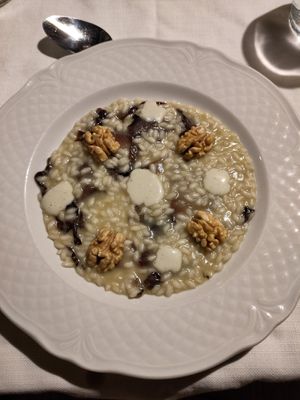 Rice with radicchio at Agrolago in Trevignano Romano