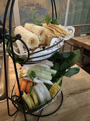 Tofu and vegetable basket  at Hotpot Restaurant Ting Song 随园·听松  in Berlin