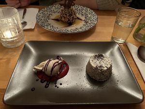 Vanille-Mohncreme mit Himbeerpürée und Vanilleeis  at Körle und Adam in Stuttgart