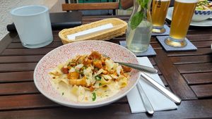 Pfifferlinge auf breiten Bandnudeln und Steinpilzrahmsoße at Körle und Adam in Stuttgart