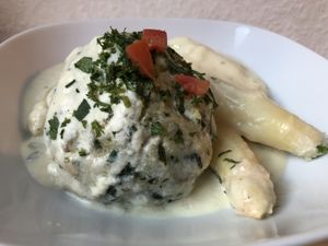 dumpling with asparagus at Körle und Adam in Stuttgart