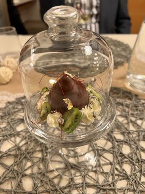 Schokomoussetörtchen mit Haselnusskrokant und Kiwibeeren  at Kunterbunt in Waidhofen An Der Ybbs