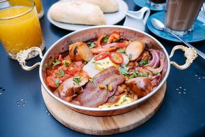 English brunch at Umami Vegan Cuisine in Biel