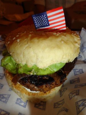 MOB Deluxe burger at M.O.B. - Cite de la Mode in Paris