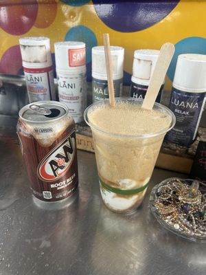  Root beer float at Coconut Glen's in Haiku