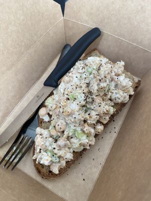 Chickpea 'tuna'  at Loui in Munich