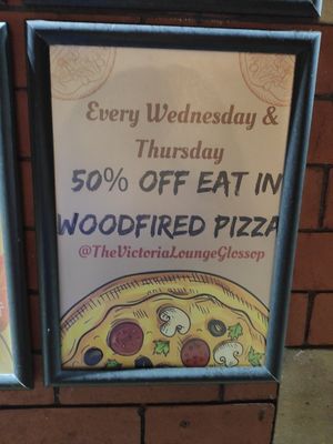 £5 pizza on Wednesdays and Thursdays at The Victoria Lounge in Glossop