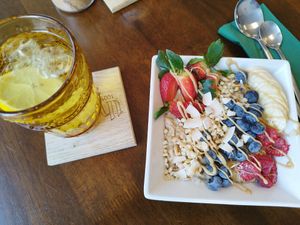 Loaded nutty porridge, gorgeous 😍 at Thrive in Glossop