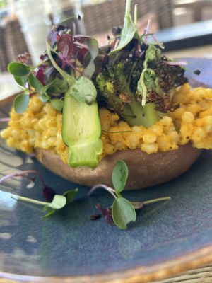 Gevulde zoete aardappel 20,50€  at Spuiplein 41 in Breskens