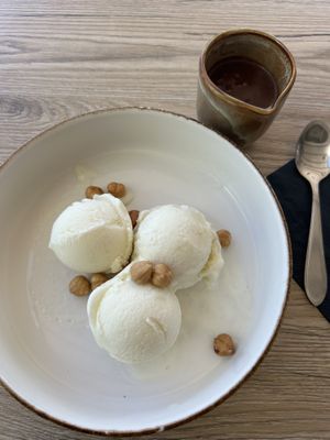 Vegan Dame Blanche 10,50€  at Spuiplein 41 in Breskens