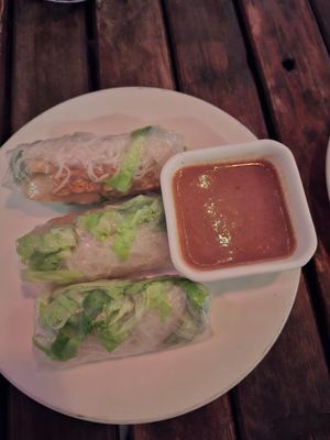 Rice paper rolls with peanut dipping at Jali Kitchen in 