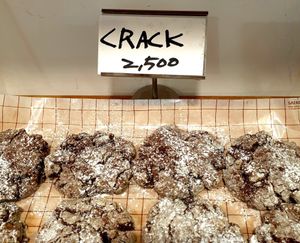 crack! that is how good these are 😄 at Salute Vegan Store in Seoul