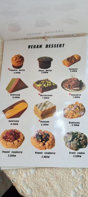 Picture menu 2, cakes at Salute Vegan Store in Seoul