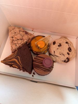 Vegane glutenfreie Kuchen  at Sarah's Konditorei & Café in Sankt Augustin