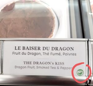 😋 at REŸS Glaces Eternelles in Paris