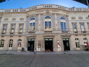 With a nice vie, at the theater/Opera house at SinSin in Ghent