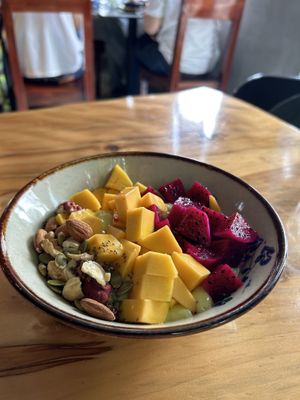 Green smoothiebowl  at Madame Hà in Con Dao