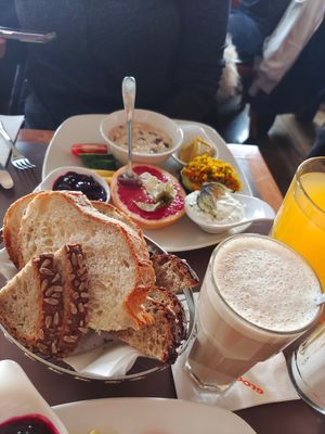 Bread 🍞 at Glockenspiel Cafe in Munich