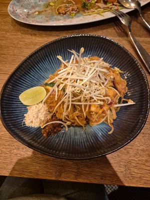 Phad thai with tofu at Nok Nok in Tallinn
