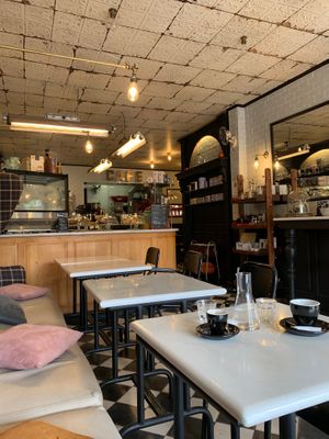  at Cafe Lulu in Sete