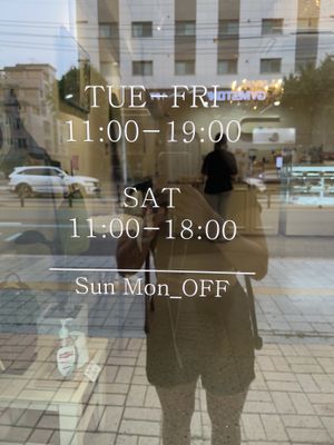 hours   at Moandave in Suwon