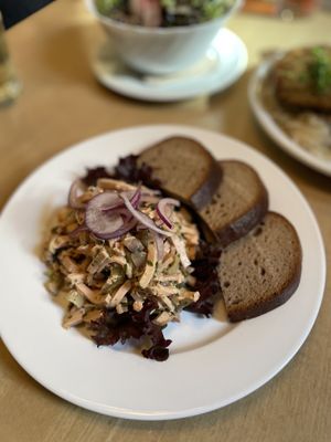 Wurstsalat mit Brot   at Weinstube Eulenspiegel in Speyer
