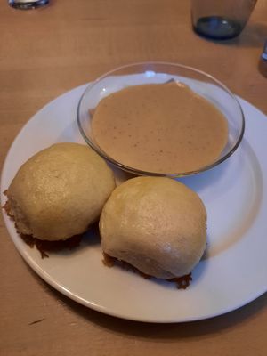 Dampfnudeln mit Vanillesoße at Weinstube Eulenspiegel in Speyer