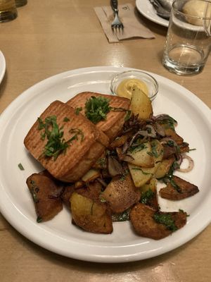 Leberkäs mit Bratkartoffeln ❤️  at Weinstube Eulenspiegel in Speyer