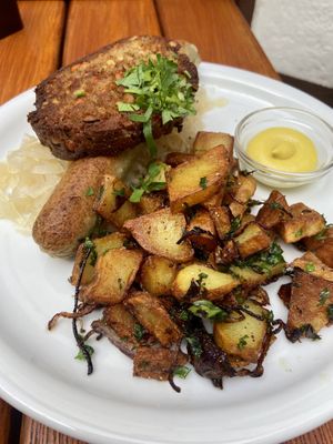 Saumagen, Bratwurst, Sauerkraut & Bratkartoffeln   at Weinstube Eulenspiegel in Speyer