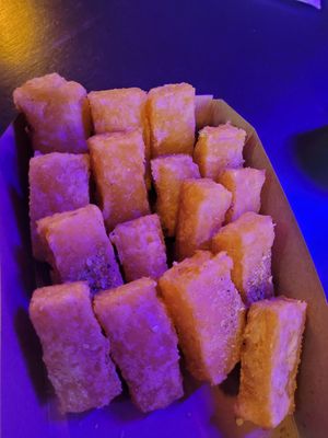 mandiocas super crocantes at Janaíno Vegan Bar in Curitiba