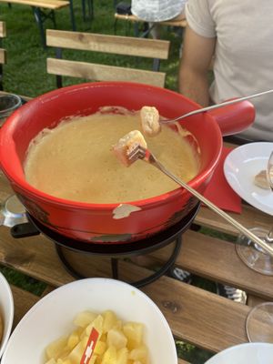 Vegan Fondue   at Fondue Villa & Garden in Unterseen